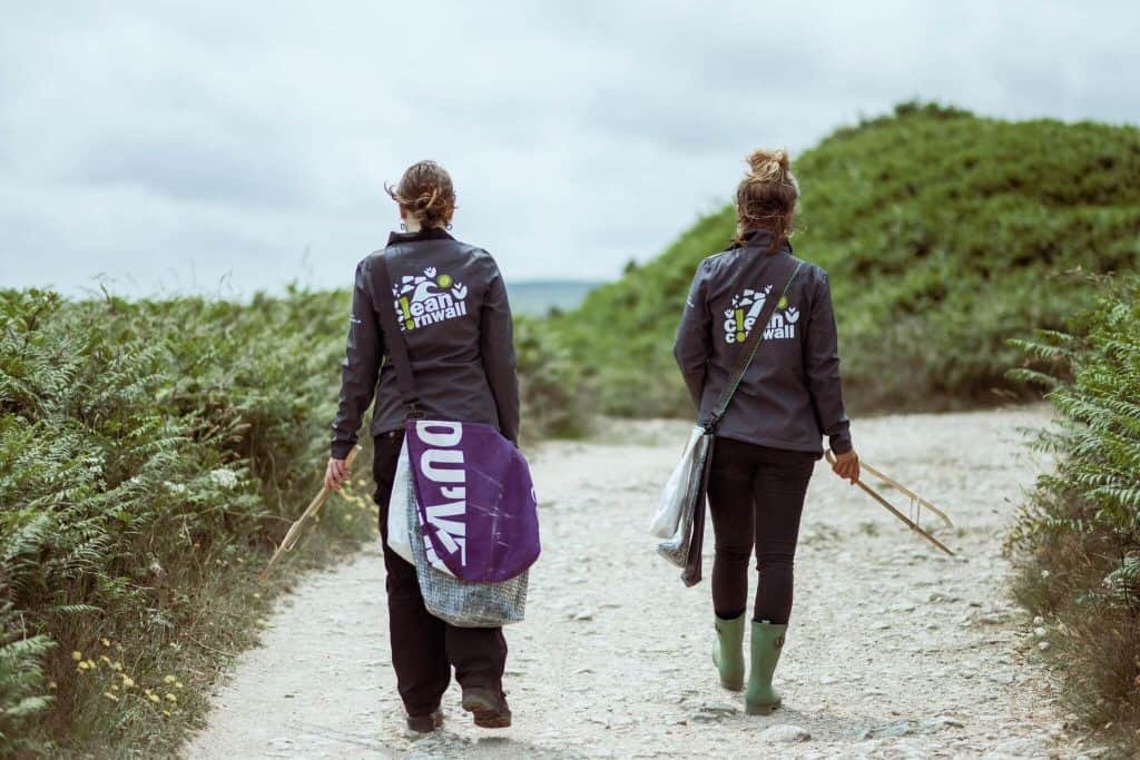 litter pickers clean cornwall